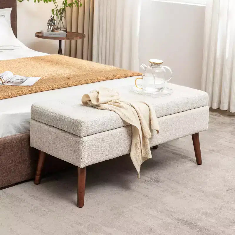 Banc de rangement 43,3 po de largeur pour chambre à coucher, banc de bout de lit, ottoman d'entrée avec pieds en bois massif, revêtement en lin/similicuir, capacité de 300 lb