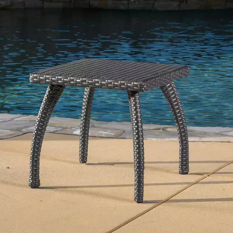 Petite table d'appoint, table basse d'appoint, table de chevet en rotin, table d'appoint carrée de style moderne du milieu du siècle pour salon, chambre, balcon
