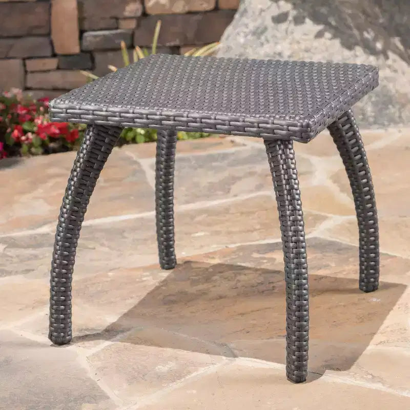 Petite table d'appoint, table basse d'appoint, table de chevet en rotin, table d'appoint carrée de style moderne du milieu du siècle pour salon, chambre, balcon