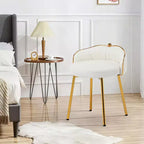 Jolie chaise de coiffeuse à pieds dorés